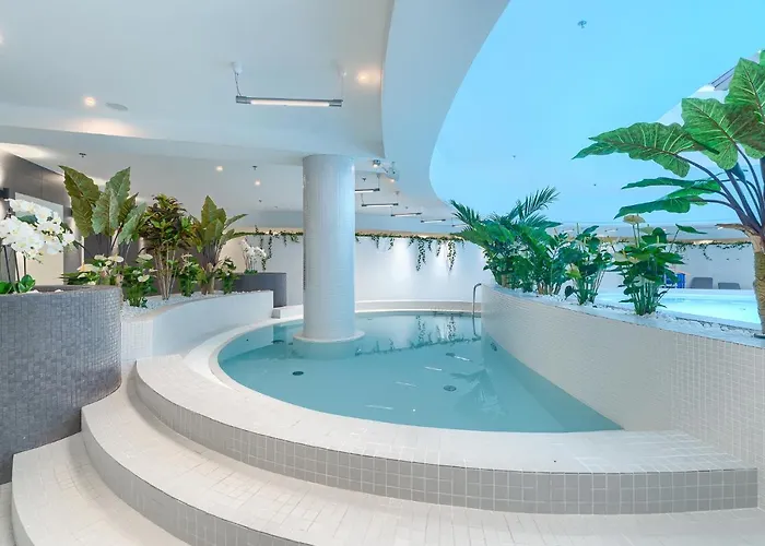 Lynx Hanza Pool Sauna *